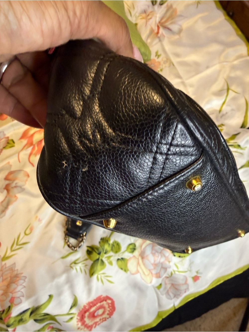 Metrocity Italy Quilted Leather Crossbody Bag – Black & Gold - Picture 9 of 16